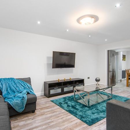Onsitestays - Spacious 3 Bed House With Garden, Wifi & 4 Plus Parking Gravesend Extérieur photo