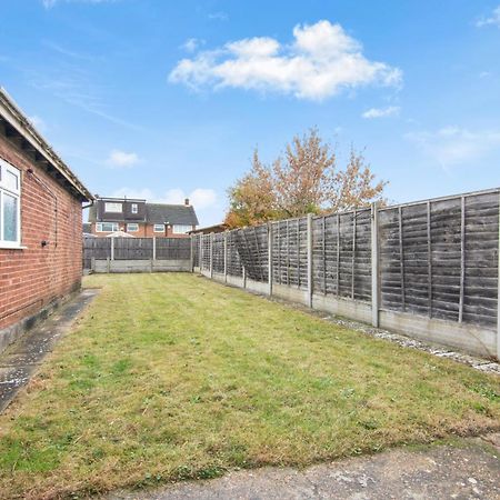 Onsitestays - Spacious 3 Bed House With Garden, Wifi & 4 Plus Parking Gravesend Extérieur photo