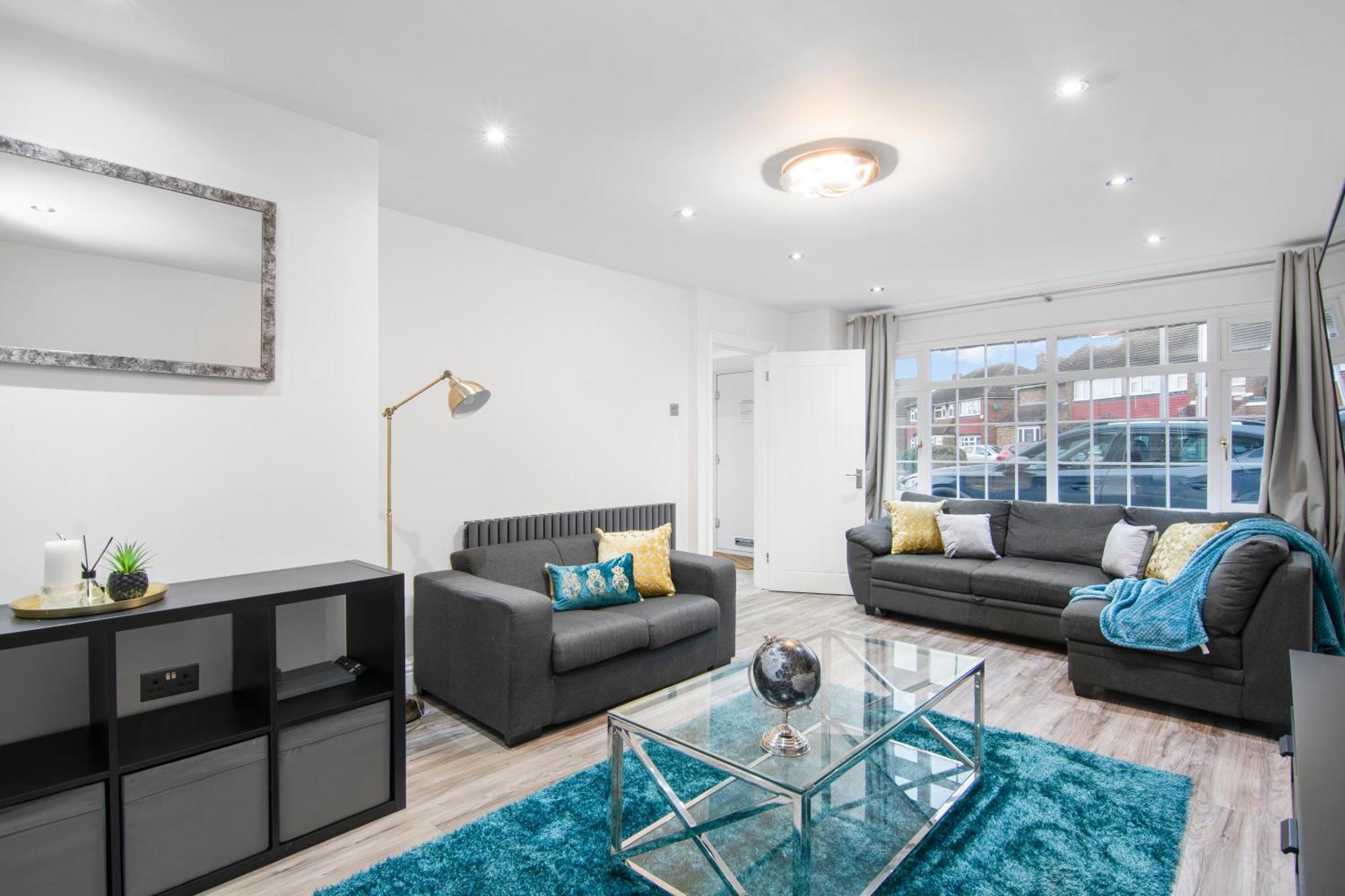 Onsitestays - Spacious 3 Bed House With Garden, Wifi & 4 Plus Parking Gravesend Extérieur photo